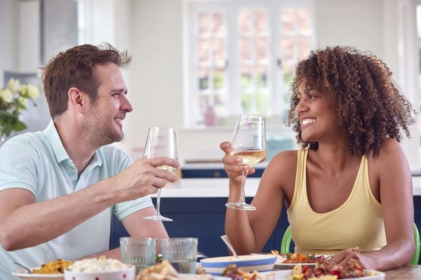 5 idées créatives pour un repas en amoureux à la maison